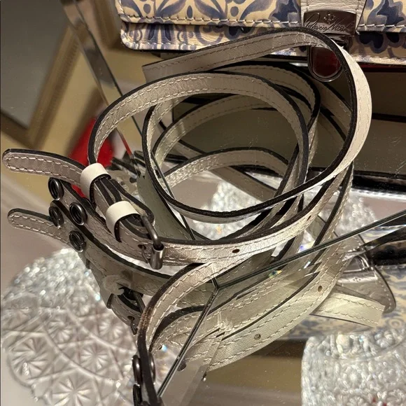 Patricia Nash Lanza Italian Folklore
White Blue Leather Crossbody Bag-NWOT - Picture 16 of 16